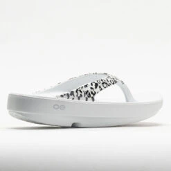 OOFOS OOlala Limited Women's White/Black Leopard -Wayfinder Shoe Shop 570571 6